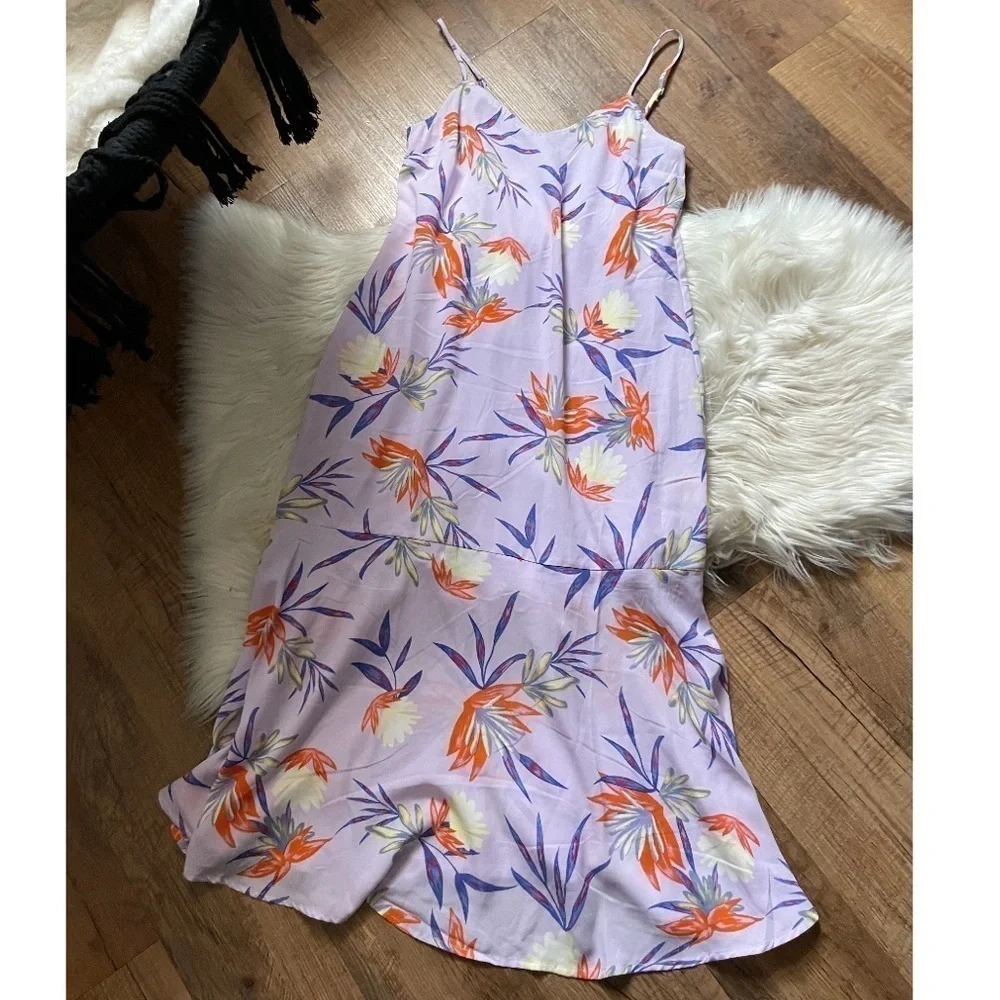 LULU’S Quinlynn Lavender Floral Print Midi Dress